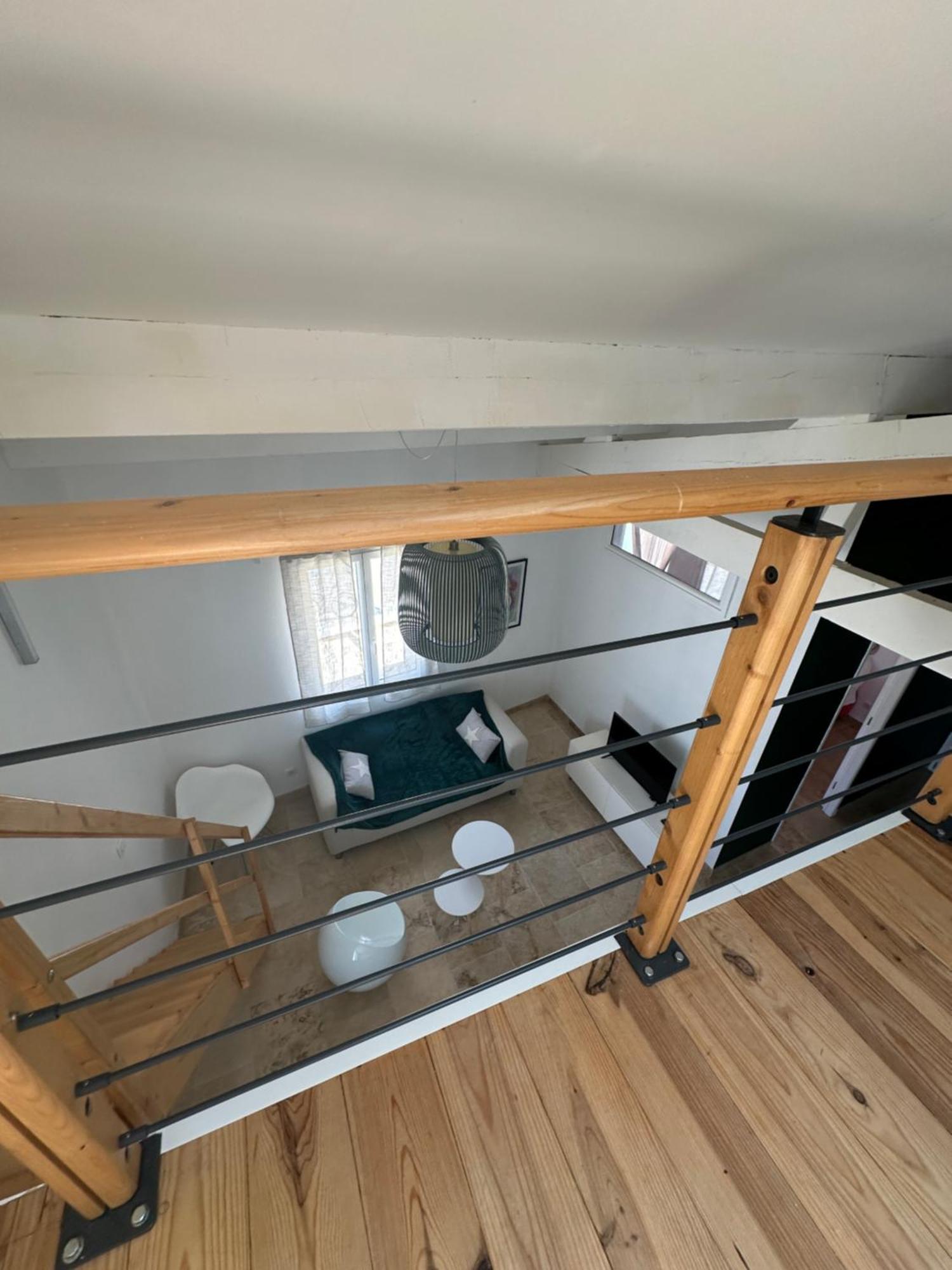 Appartement Avec Vue Sur L Eglise Des Saintes ภายนอก รูปภาพ